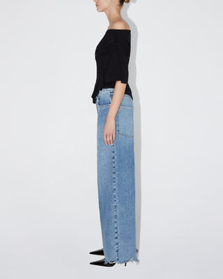 Off the Shoulder Cinching Tee | Black