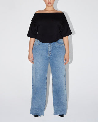 Off the Shoulder Cinching Tee | Black