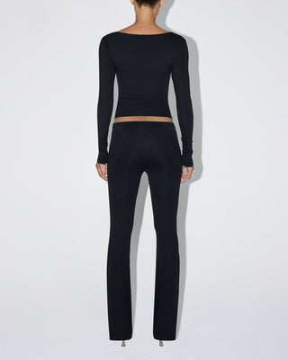 Smooth Stretch Boat Neck Long Sleeve | Black