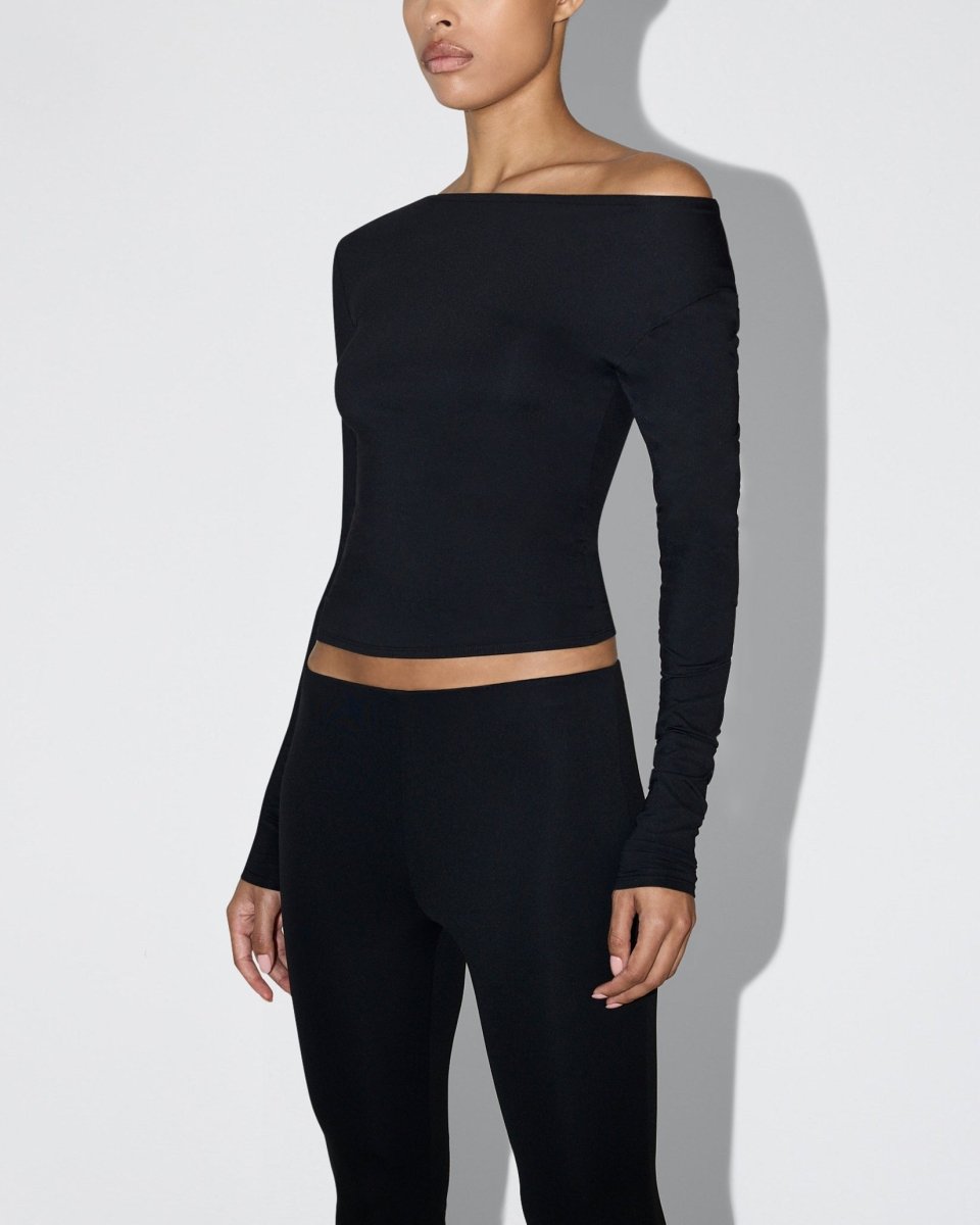 Smooth Stretch Boat Neck Long Sleeve | Black