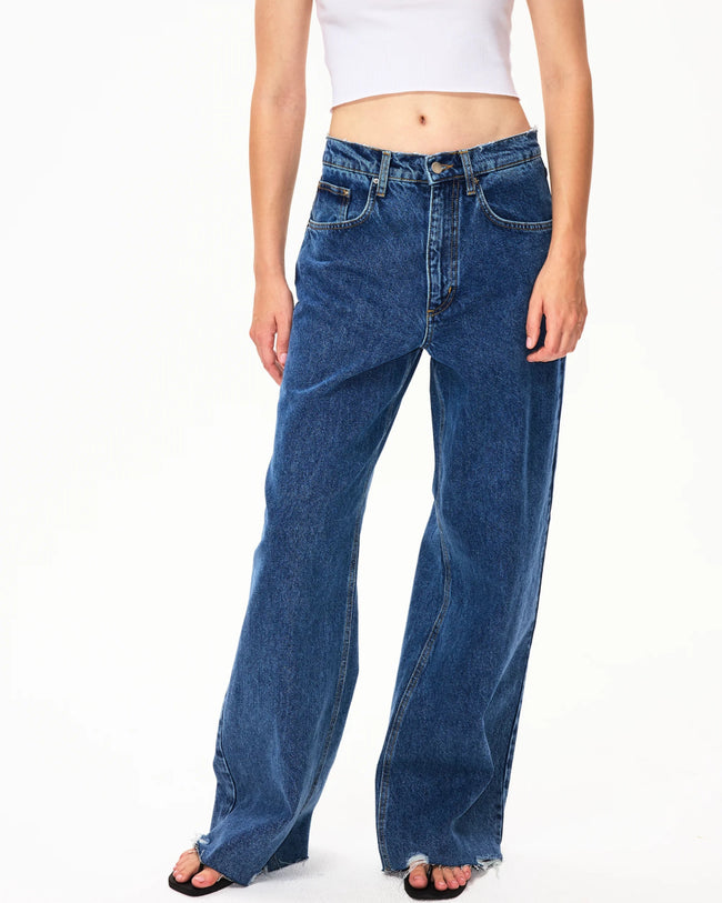 Classic Low Rise Denim | Medium Wash