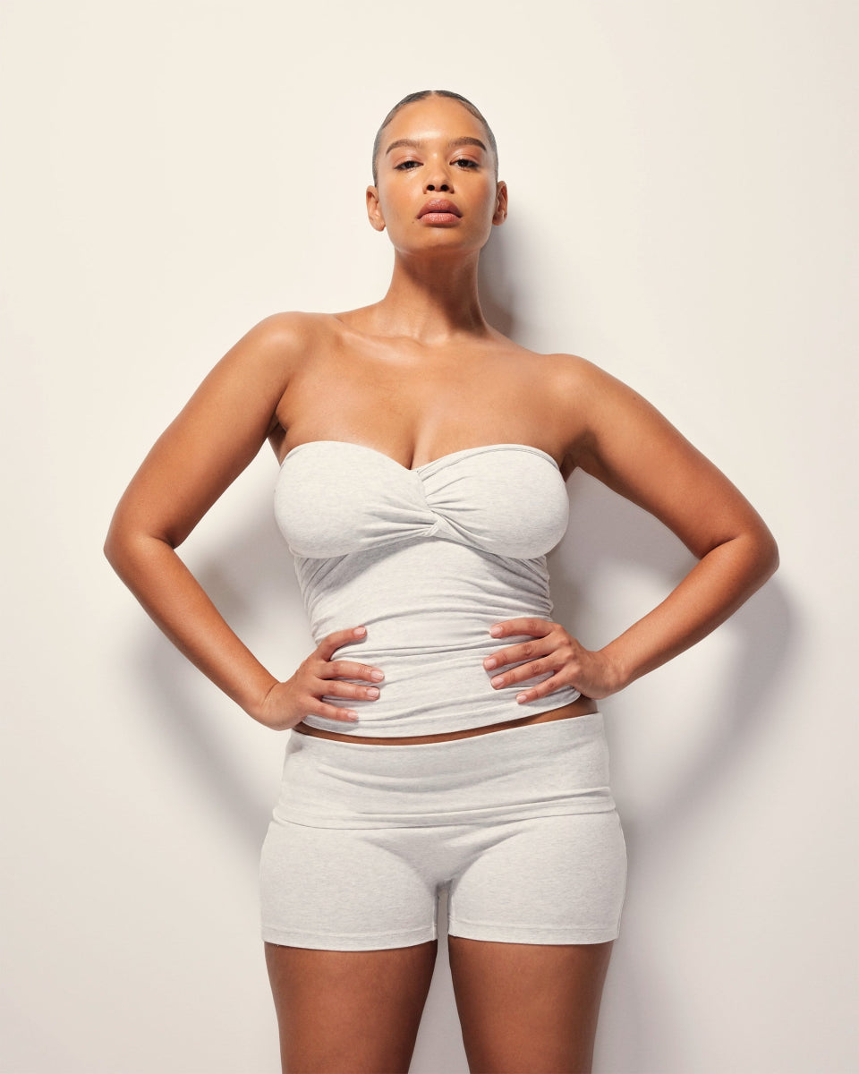 新品　HYKE 24SS WHITE STITCH STRAPLESS TOP 新品！HYKE WHITE STITCH STRAPLESS TOP